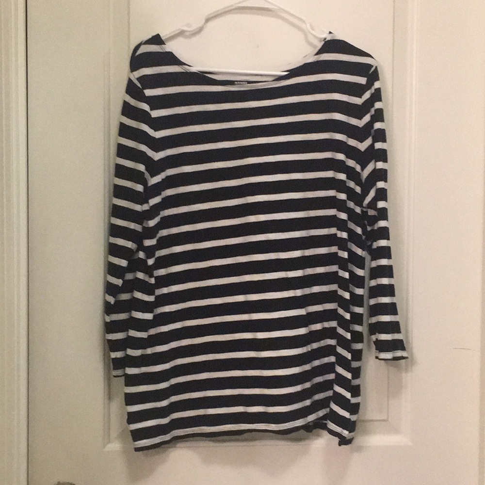 Old Navy XL black and white blouse. Super comfy!